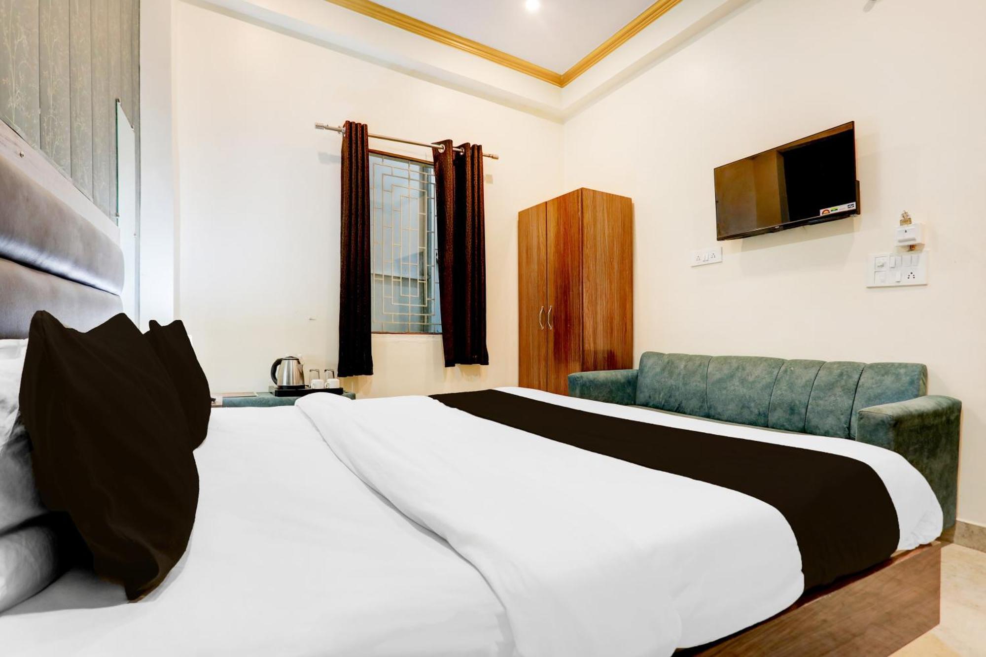Super Hotel O Sankat Mochan Gandhi Nagar Kakarmatha Exterior foto