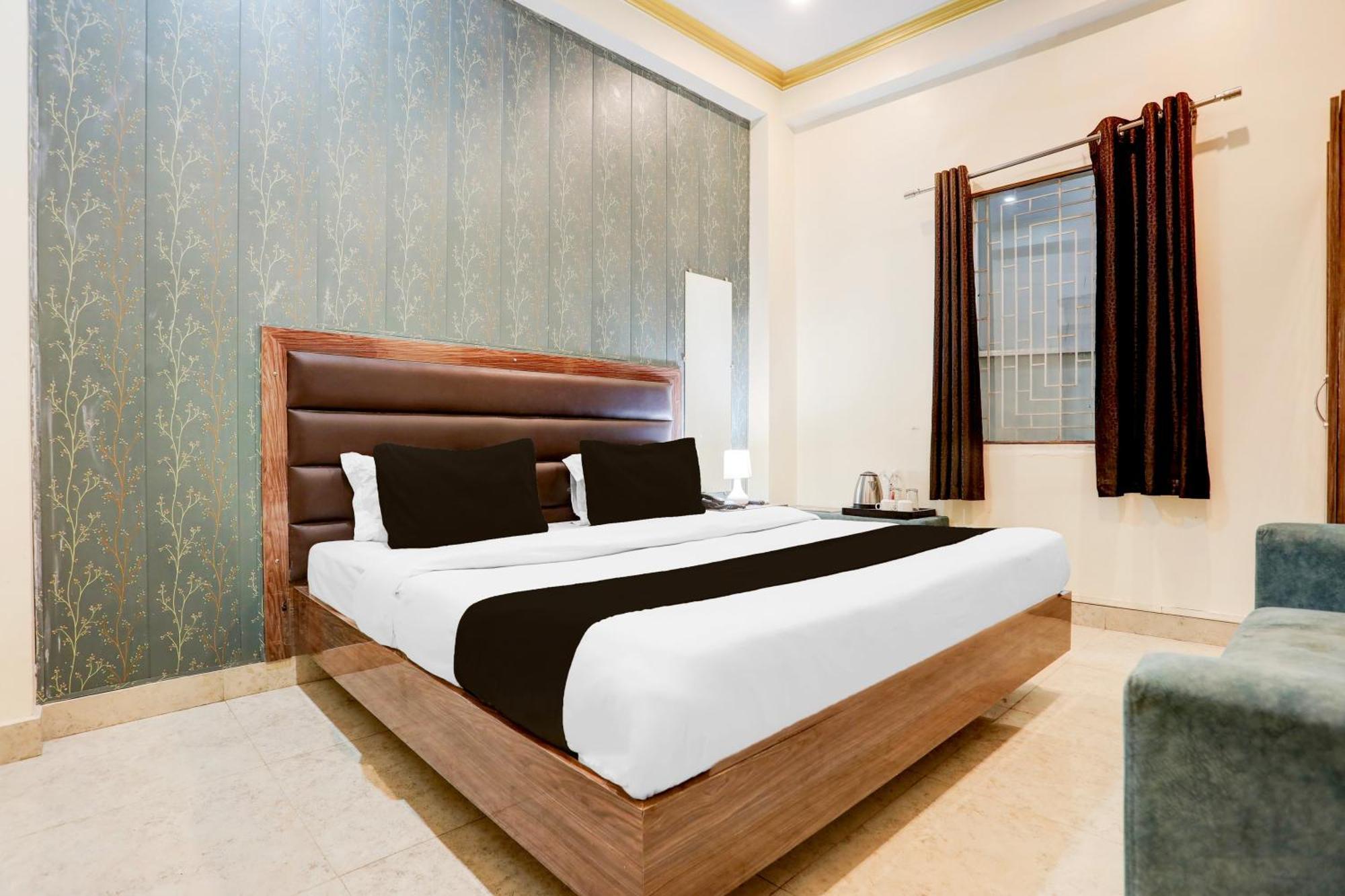 Super Hotel O Sankat Mochan Gandhi Nagar Kakarmatha Exterior foto