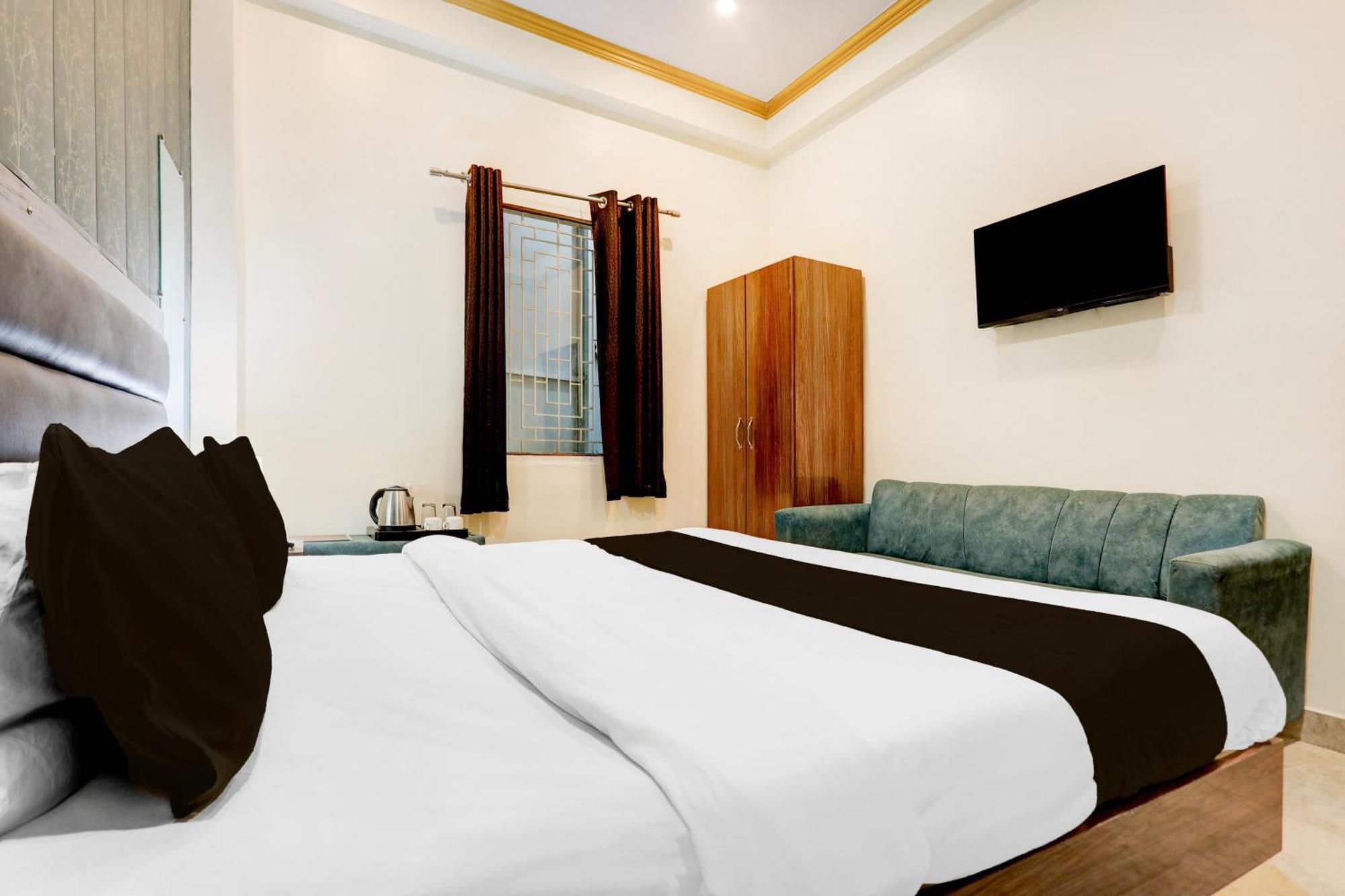 Super Hotel O Sankat Mochan Gandhi Nagar Kakarmatha Exterior foto