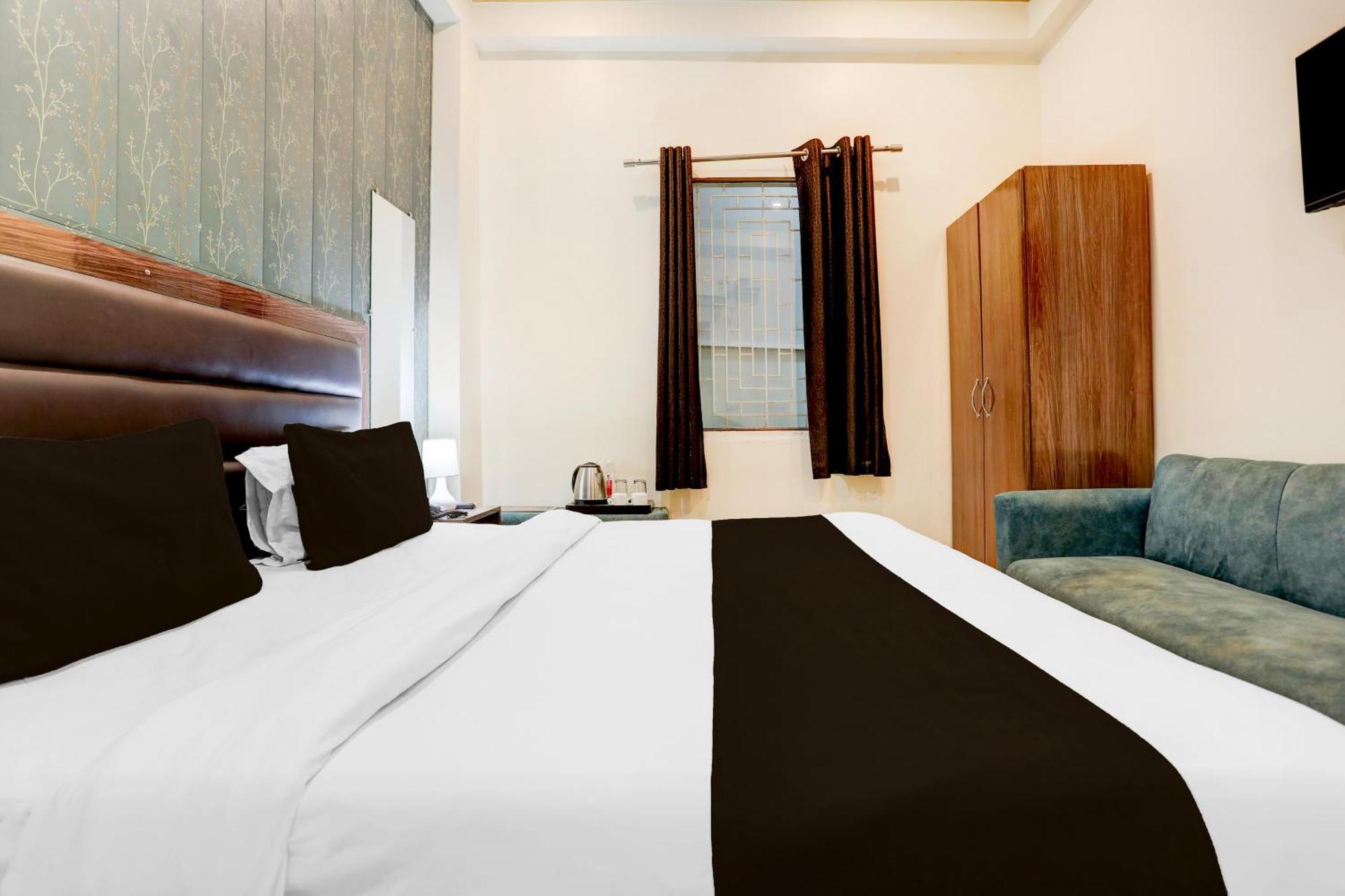 Super Hotel O Sankat Mochan Gandhi Nagar Kakarmatha Exterior foto